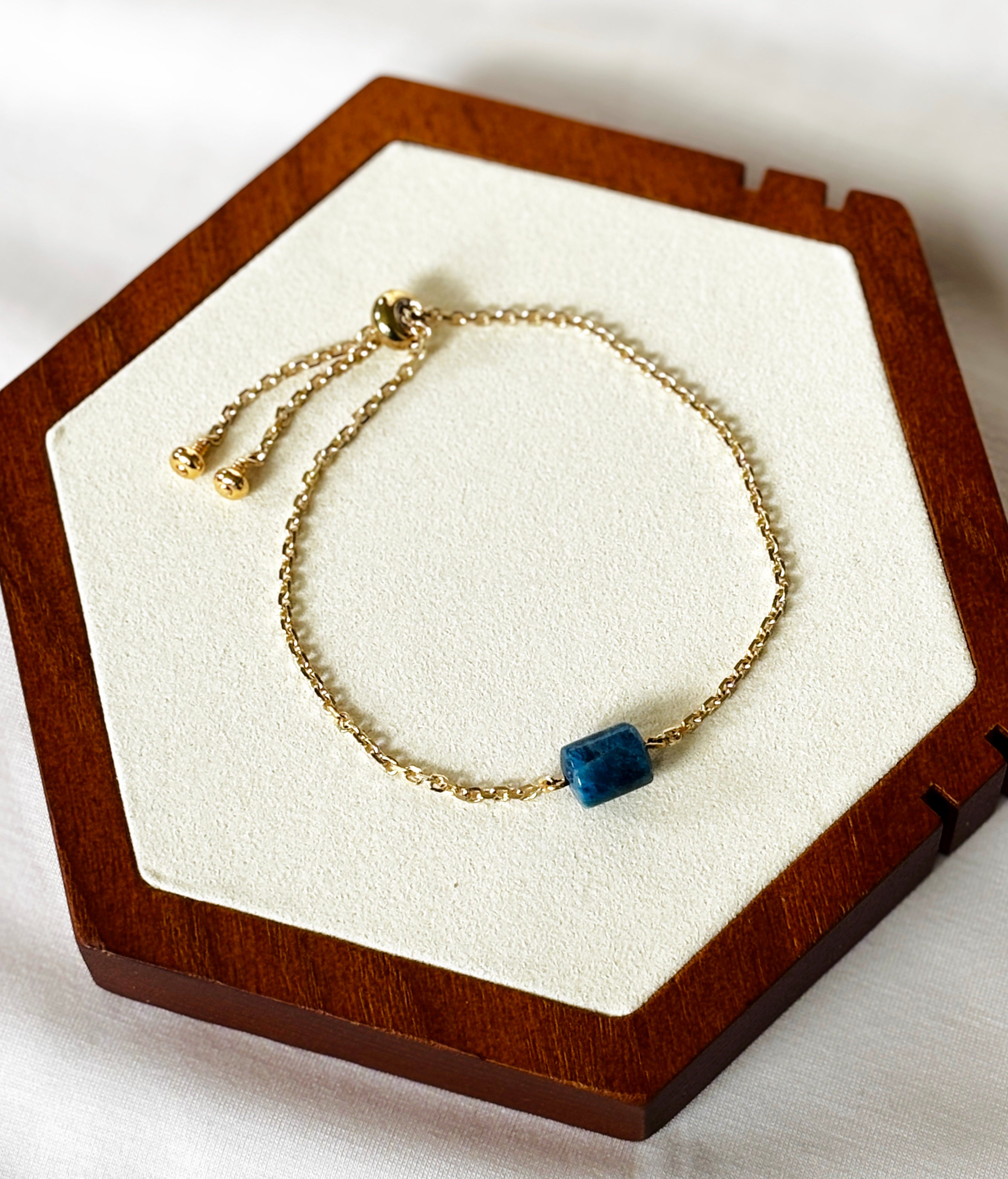EnJen – Natural Apatite on Hand-wrapped Gold-filled Chain with Adjustable Slider Clasp