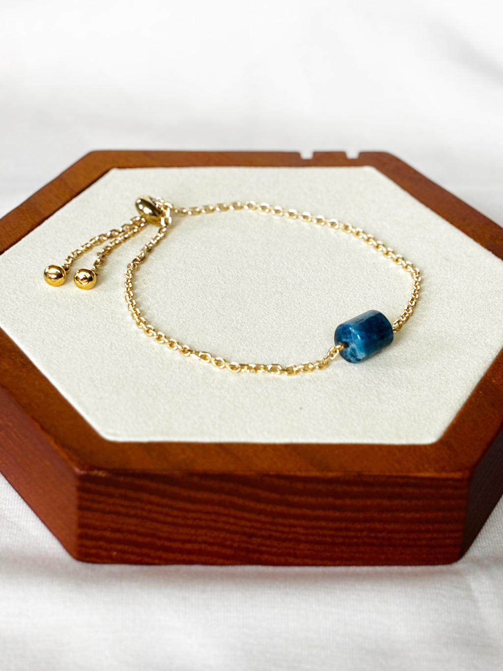 EnJen – Natural Apatite on Hand-wrapped Gold-filled Chain with Adjustable Slider Clasp